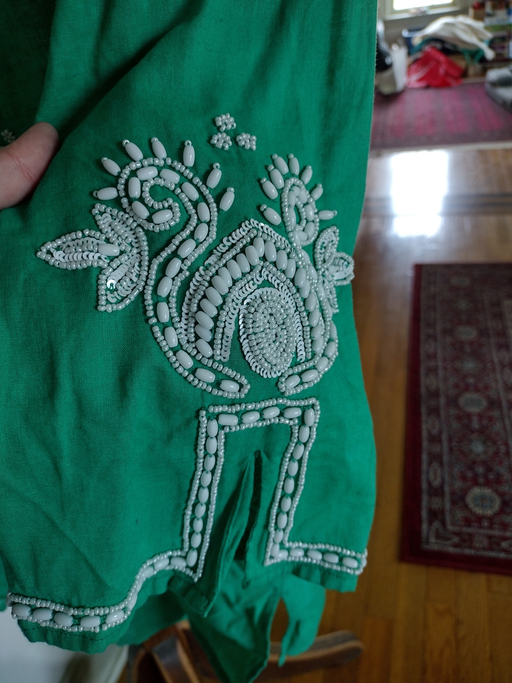 Chico's Emerald Green Linen V-Neck Tunic with Intricate White Beading Size 3 - Picture 3 of 7